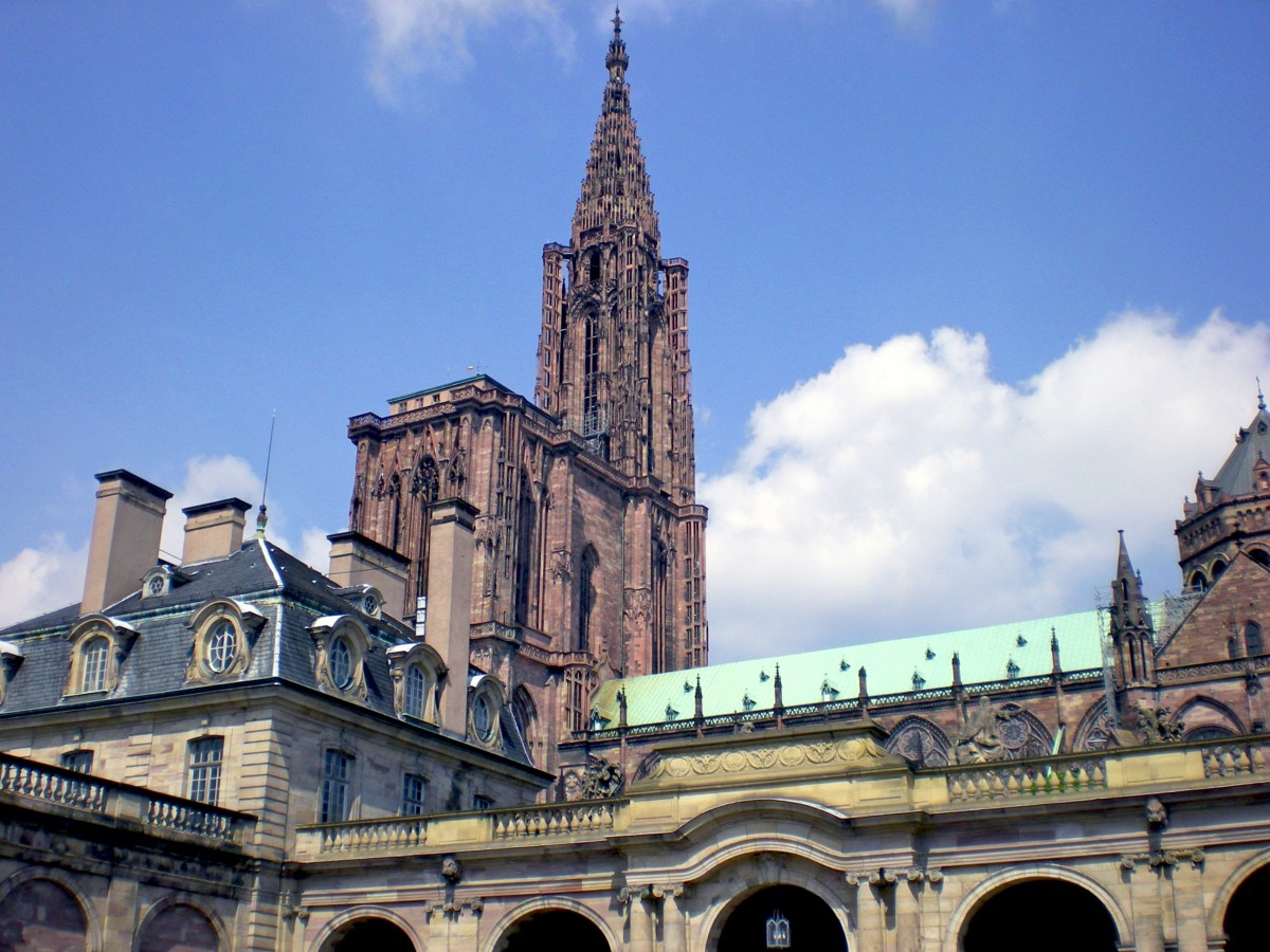 Strasbourg cathedral seen from the Palais Rohan © French Moments