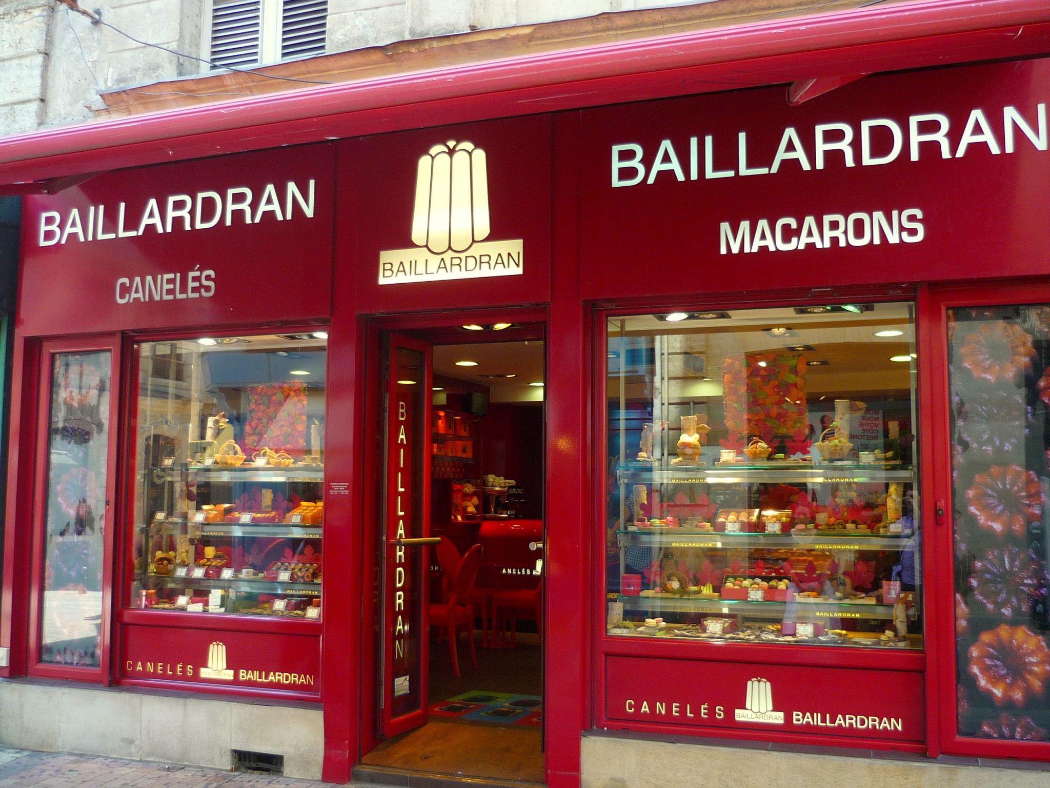 Baillardran canelés store in Bordeaux © French Moments