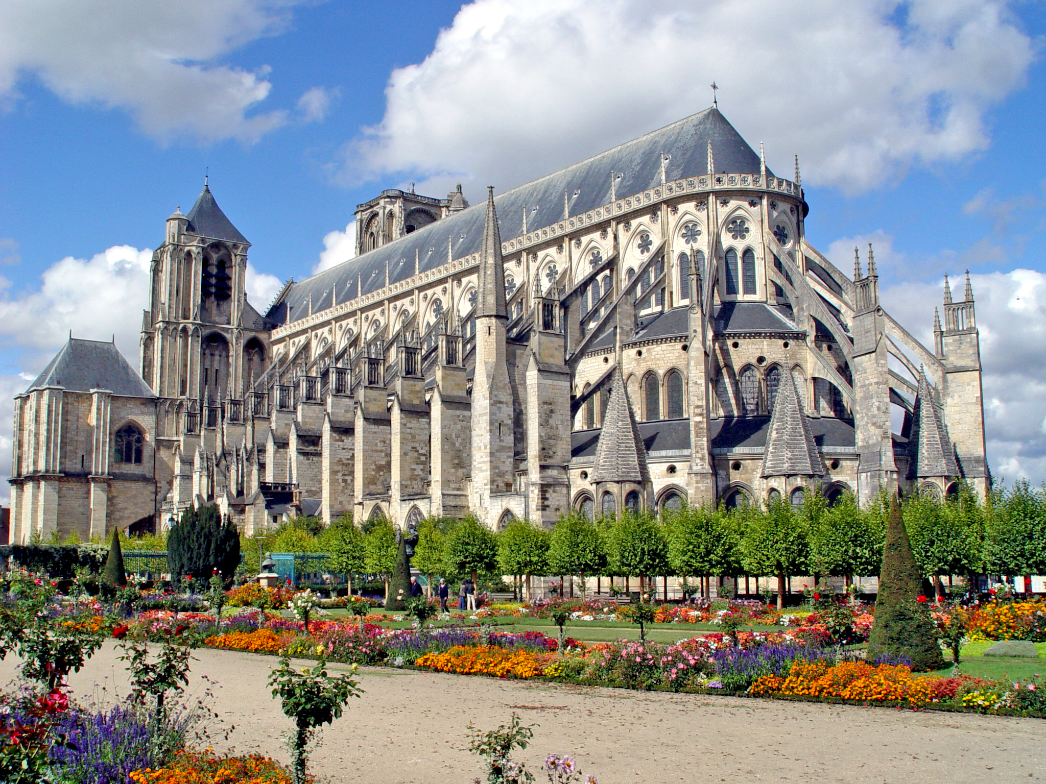 Bourges Cathedral by Renaud MAVRÉ (public domain) from Wikimedia Commons