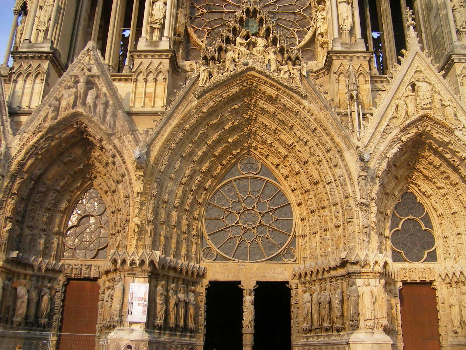 Main portals, Reims Cathedral © Amba, Creative Commons (CC BY-SA 3.0)