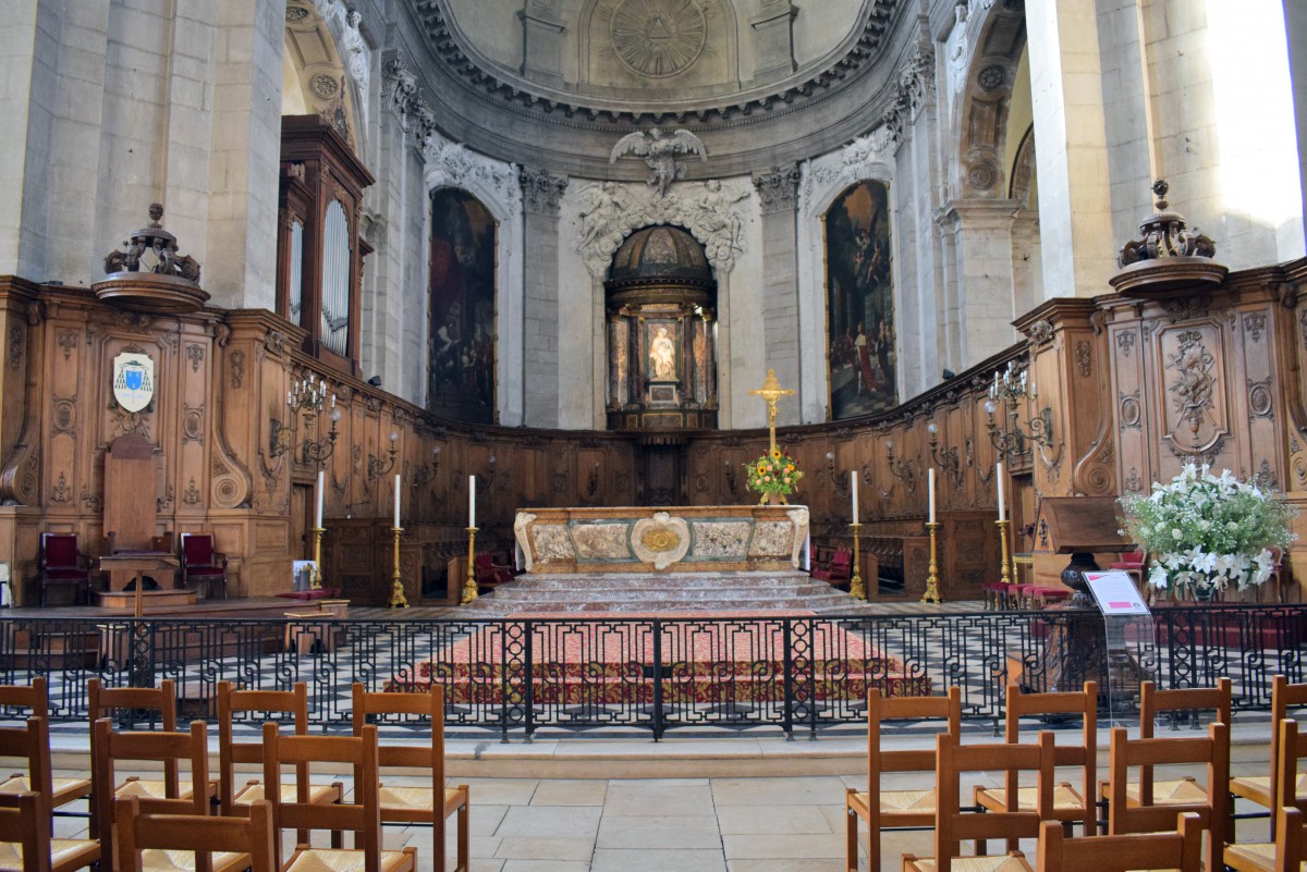 Things to see in Nancy: inside the Cathedral © French Moments
