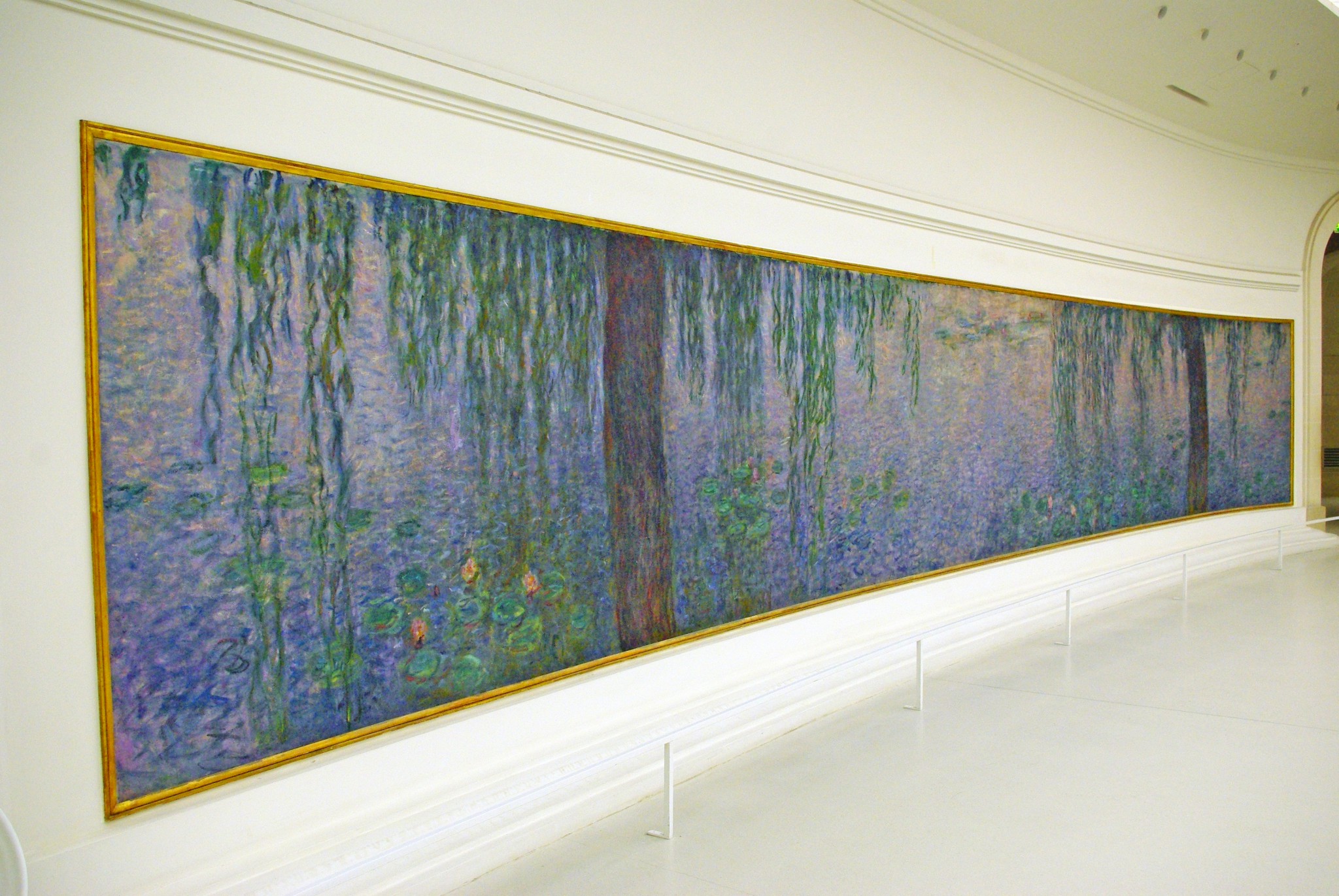 Les Nymphéas by Claude Monet on display at the Orangerie Museum © French Moments