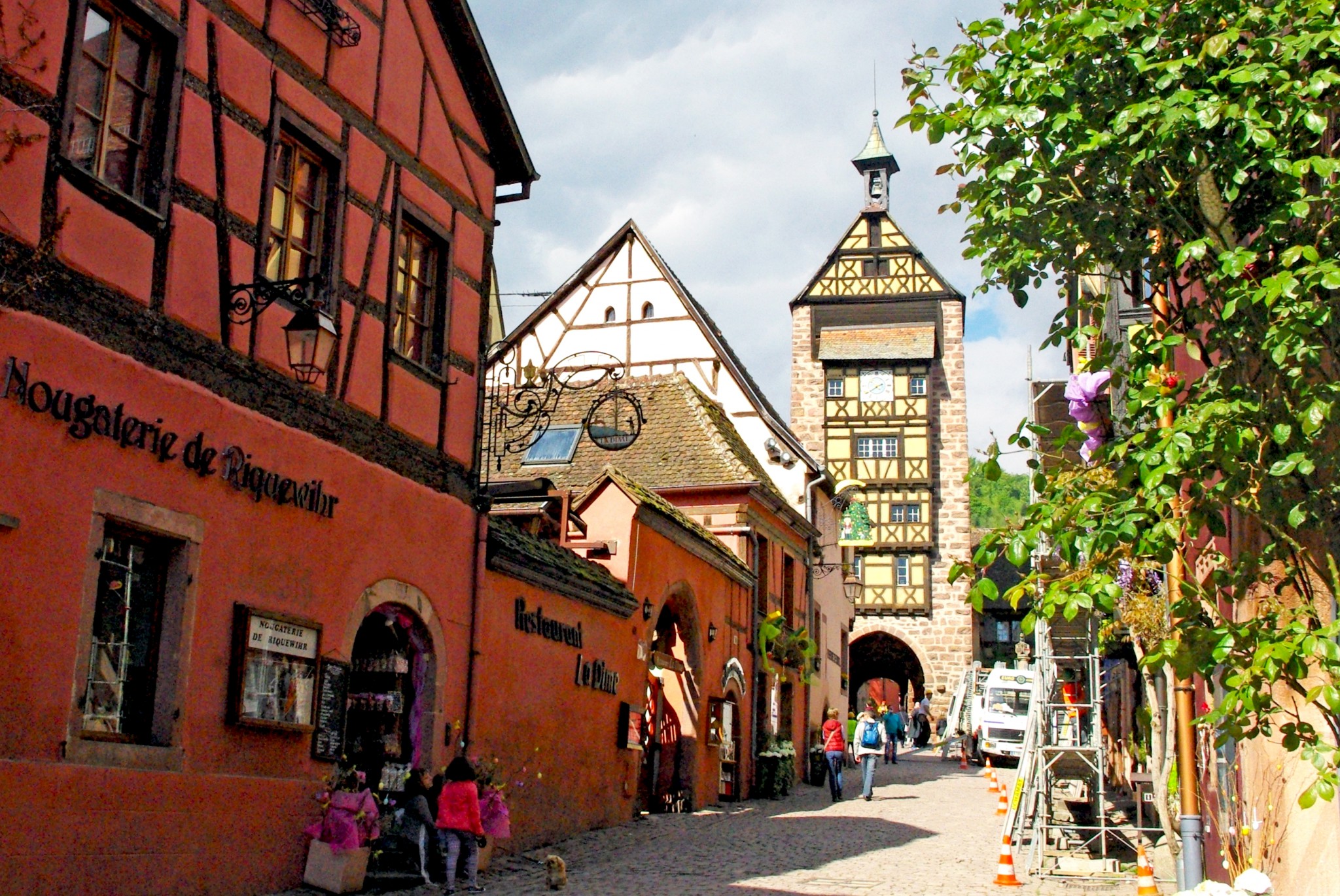 The Dolder gate in Riquewihr © French Moments