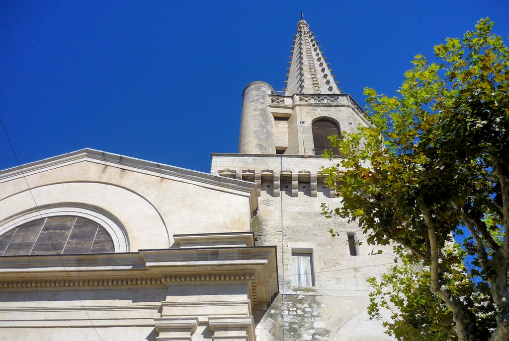 St. Martin Collegiate church, Saint-Rémy-de-Provence © French Moments