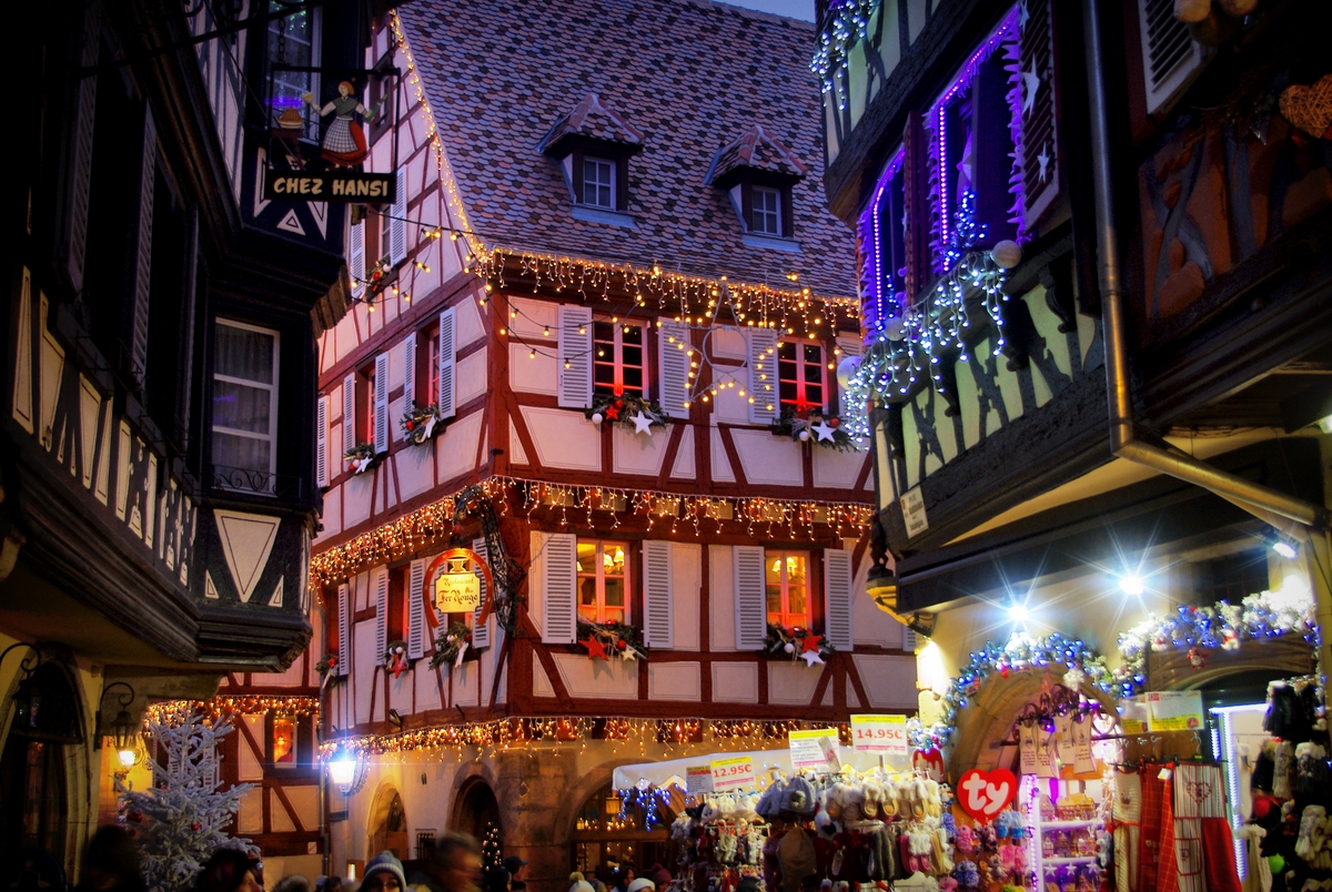 Christmas in Alsace, Rue des Marchands, Colmar © French Moments