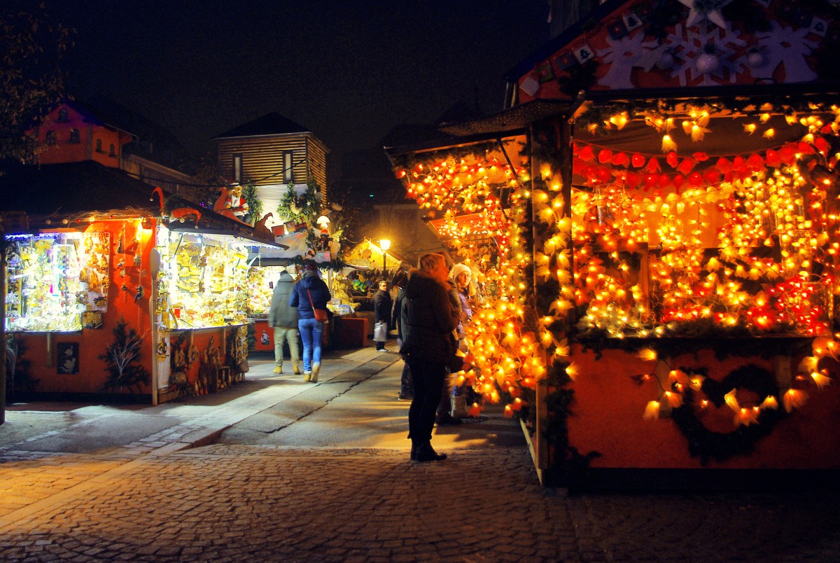 At the Petite Venise Christmas market, Colmar © French Moments