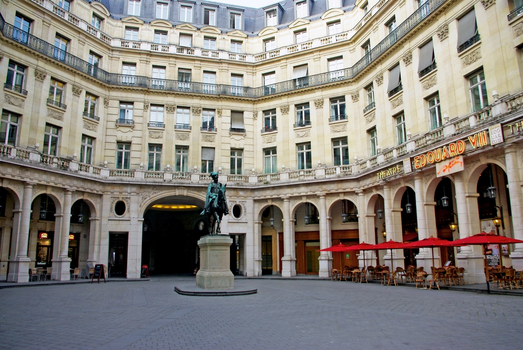 Ninth arrondissement of Paris - Square Edouard VII © French Moments