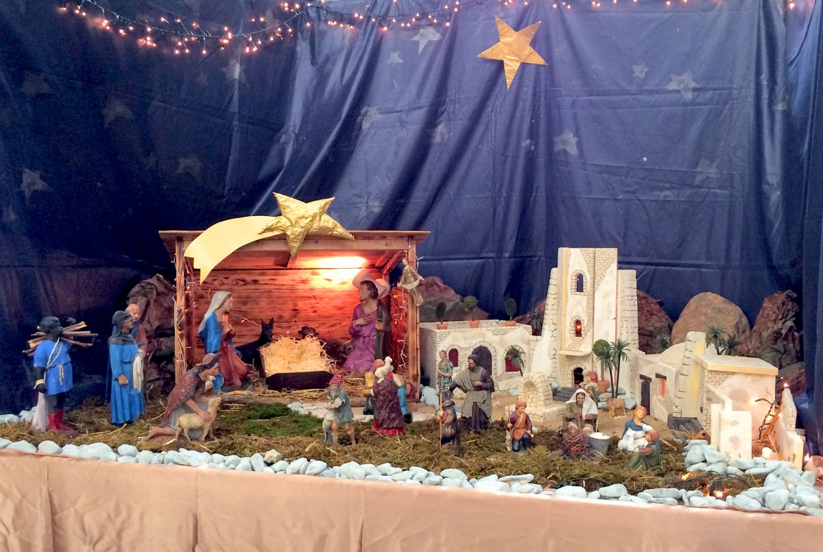 Nativity Scene at the church of Saint-Francois-de-Sales, Annecy © French Moments