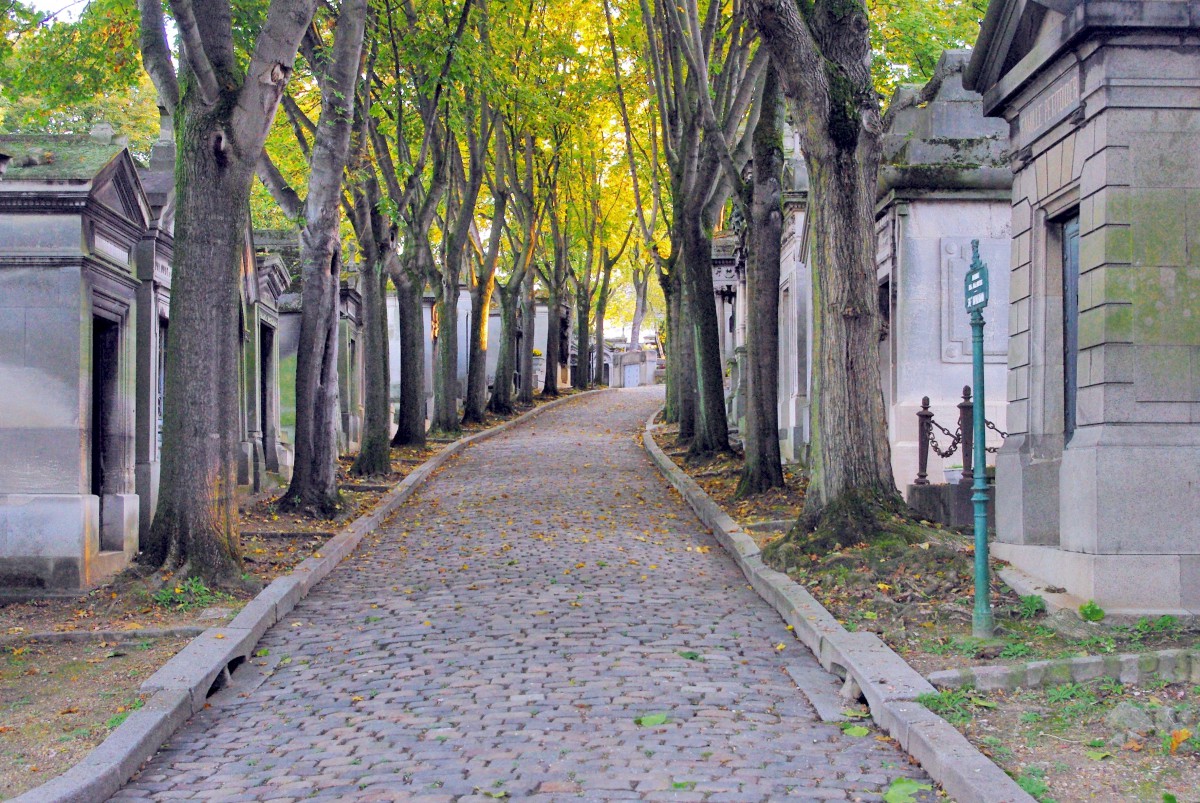Pere Lachaise Cemetery © French Moments