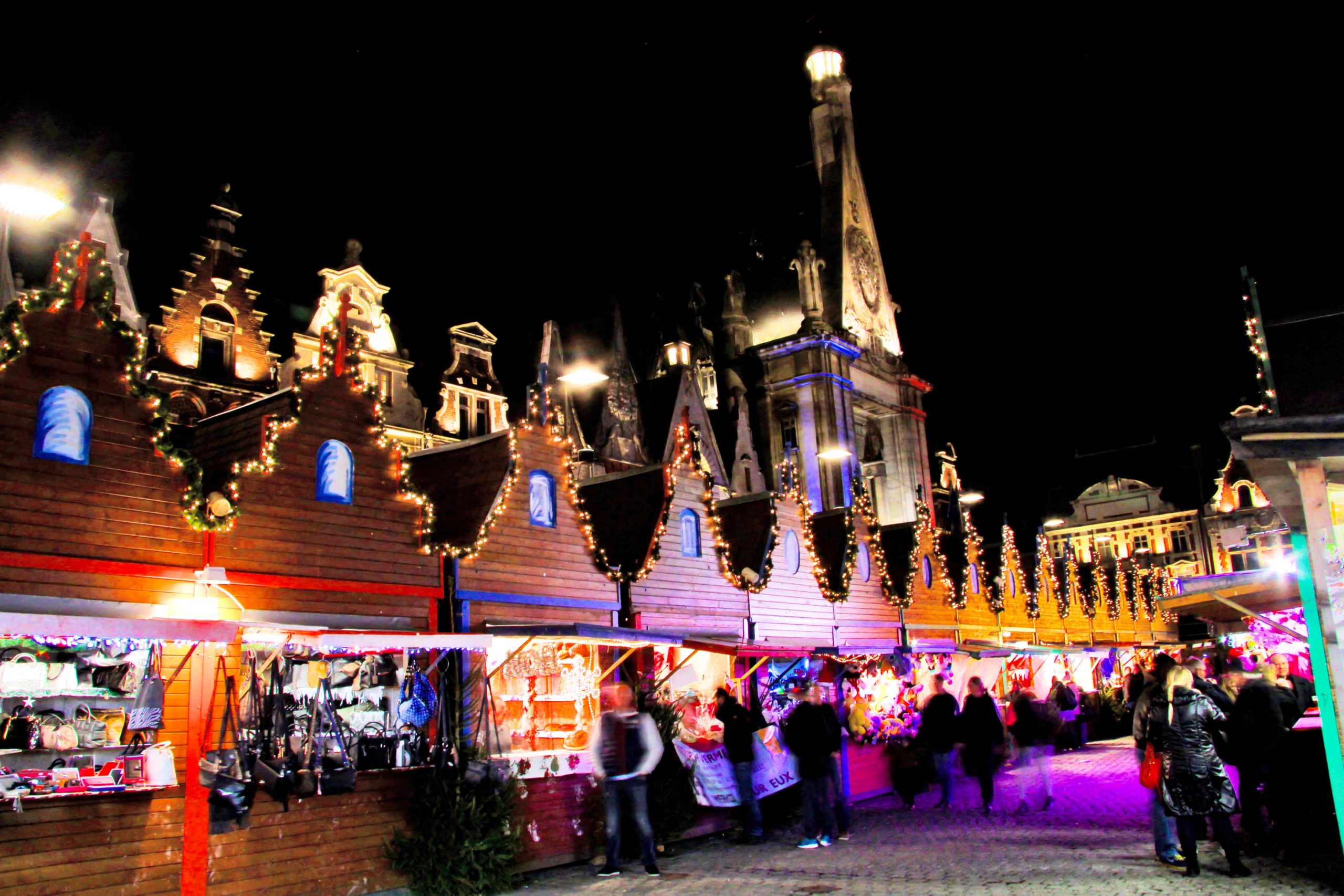 Béthune Christmas Market © Guillaume Bavière - licence [CC BY-SA 2.0] from Wikimedia Commons
