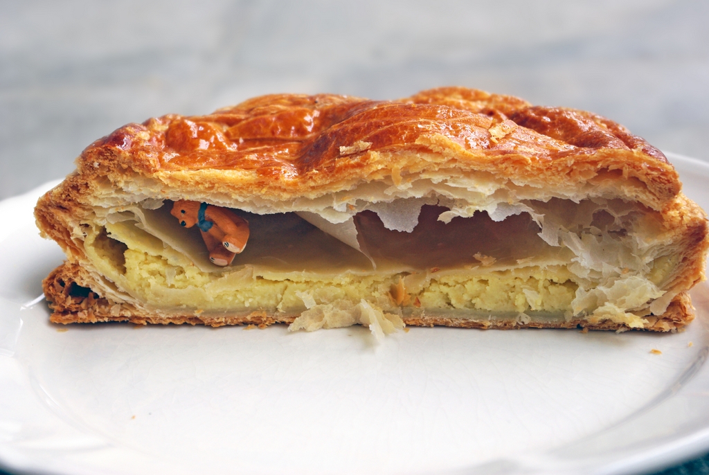 Lucky charm inside a Galette des Rois at Epiphany by Bauget, Maisons-Laffitte © French Moments