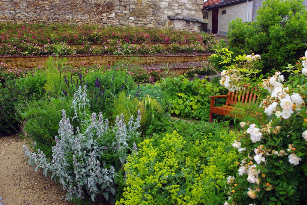 Medieval garden by the Tour Montjoie, Conflans-Sainte-Honorine © French Moments