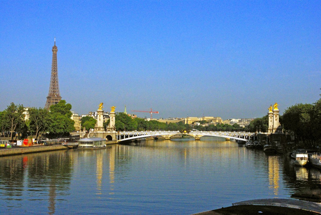 Pont de la Concorde View of Pont Alexandre III Paris © French Moments