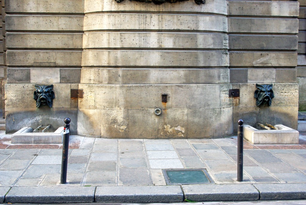 Fontaine des Quatre-Saisons, Paris