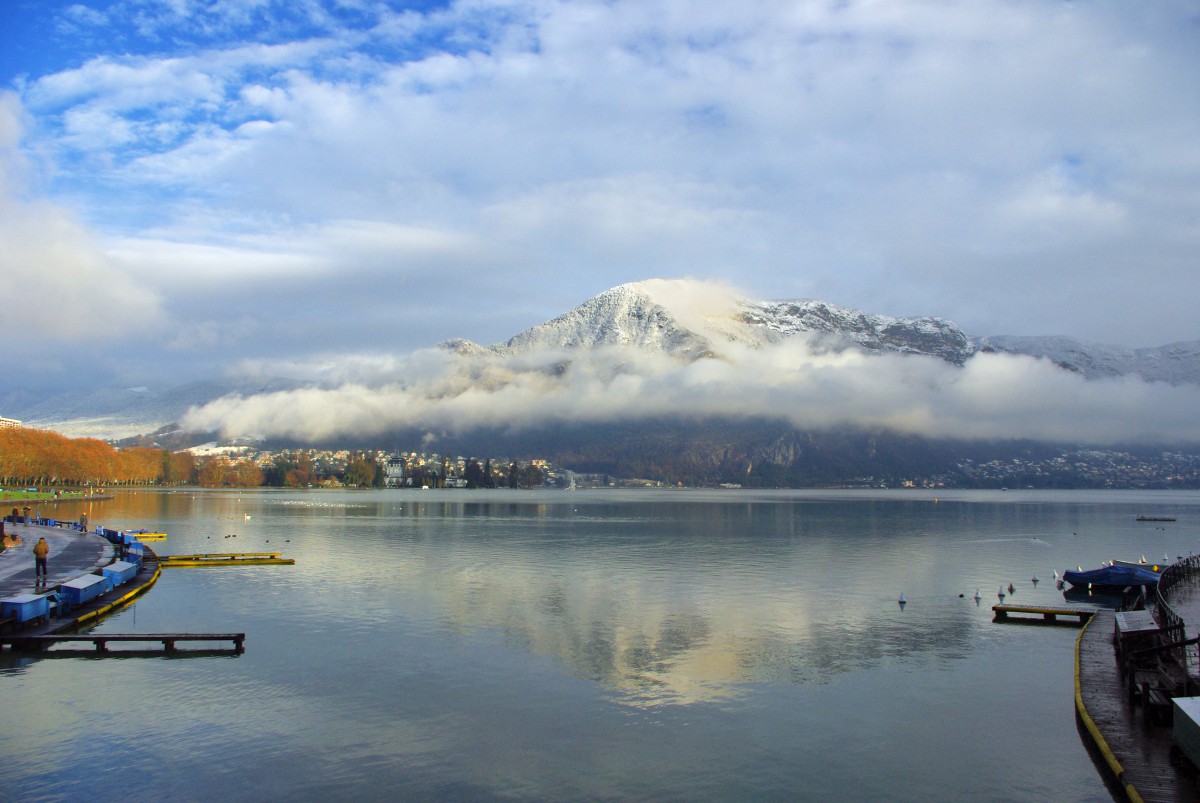 Lake Annecy in Winter © French Moments
