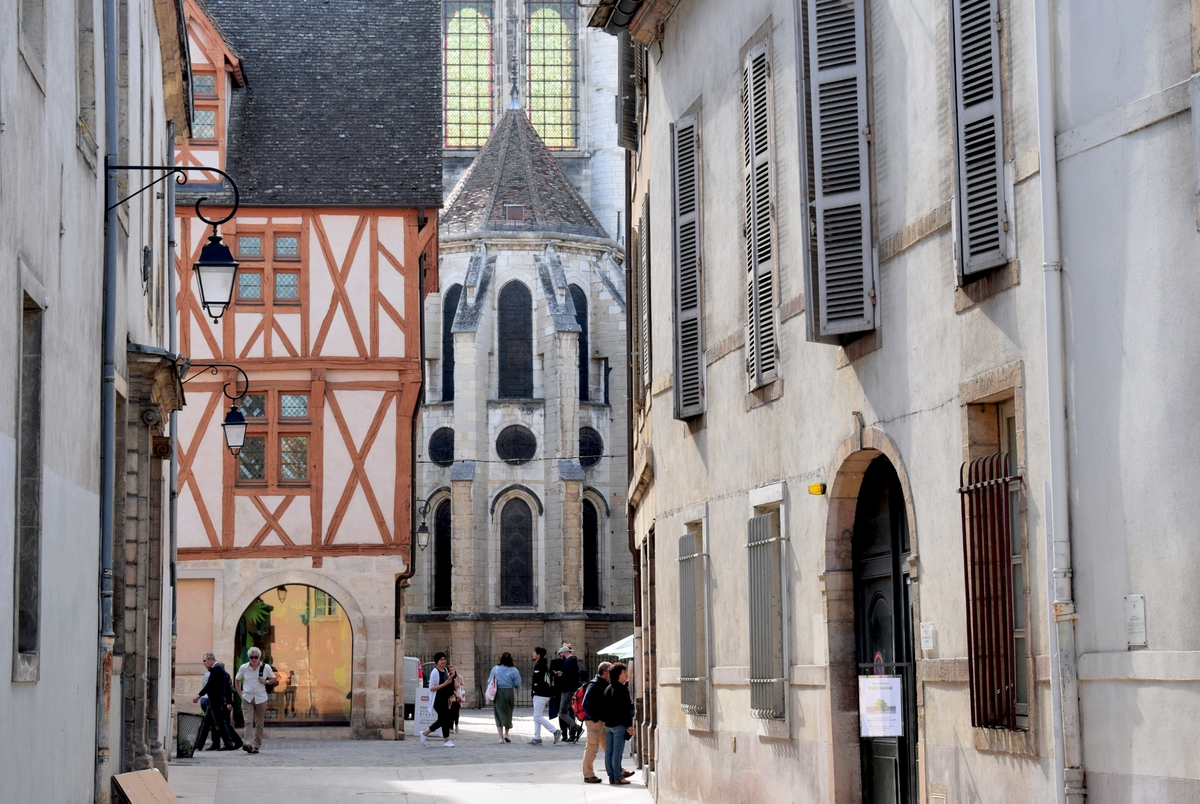 romantic destinations in France: Dijon in Burgundy © French Moments