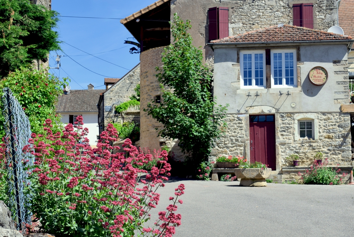 Village of La Rochepot © French Moments