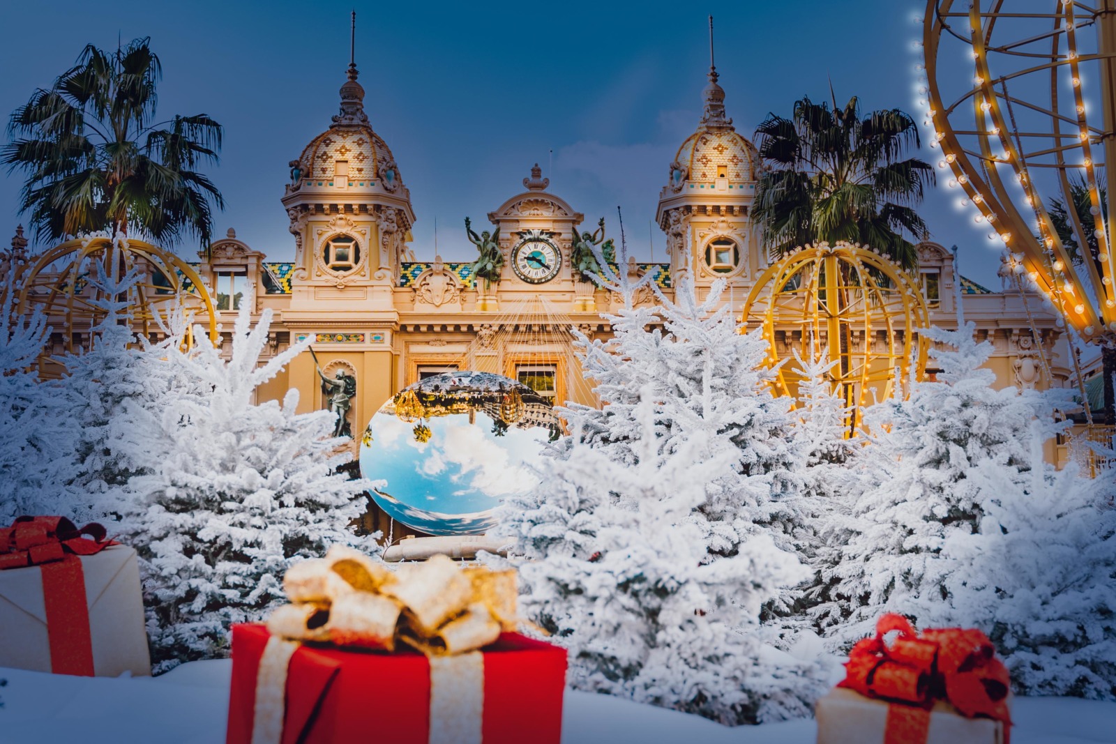 Monaco: the Casino at Christmas. Photo @natakorenikha16 via Twenty20