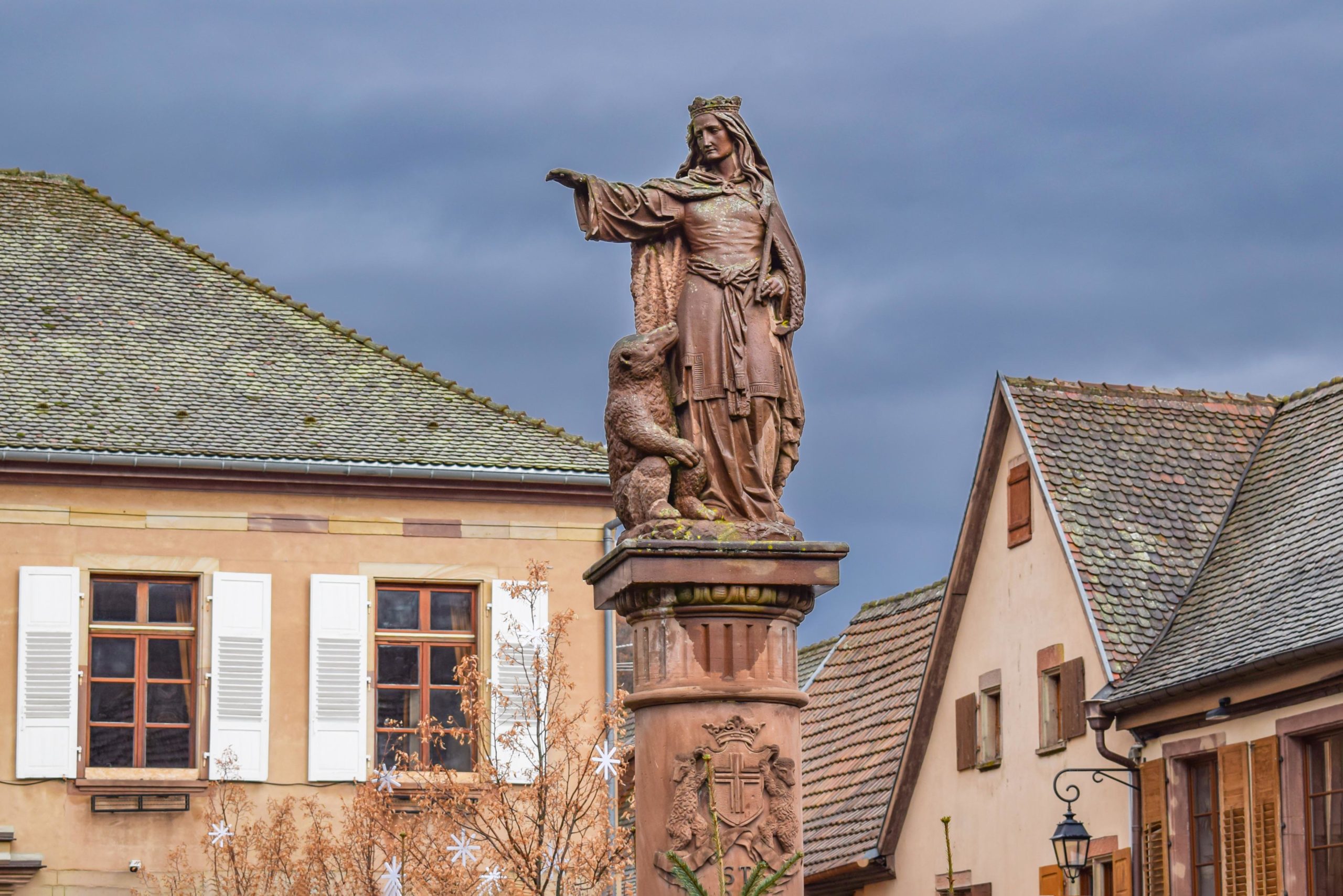 Statue of St Richarde in Andlau © French Moments