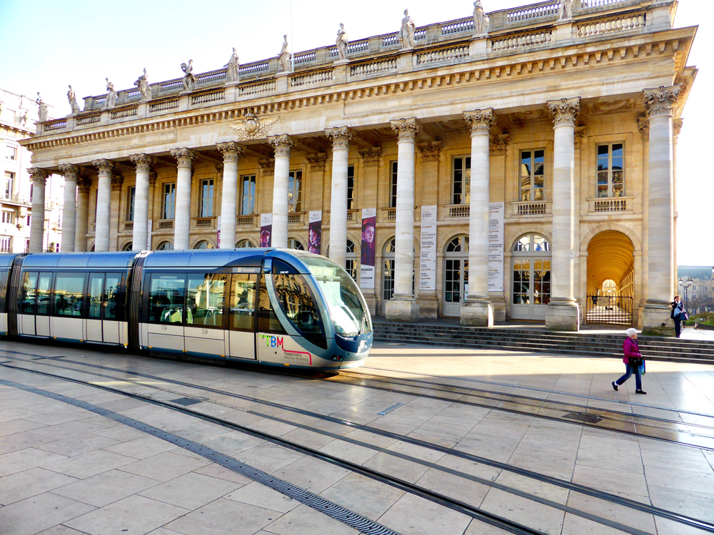 Discover the Best Things to do in Bordeaux @FREE Walking Tour Bordeaux
