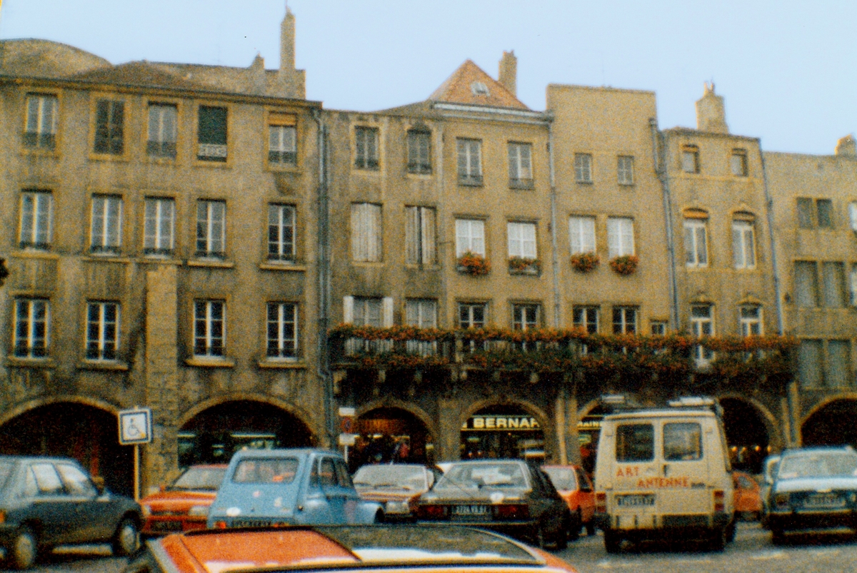 Metz - Place Saint-Louis in the 1980s © Pierre Guernier