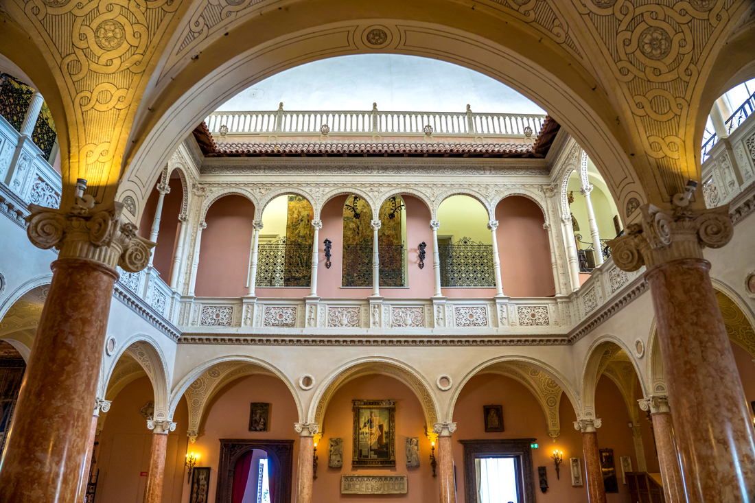 Villas-in-Provence-11.-Villa-Ephrussi.-Source--Depositphotos.com Villa Ephrussi de Rotschild, Saint-Jean-Cap-Ferrat. Source: Depositphotos.com