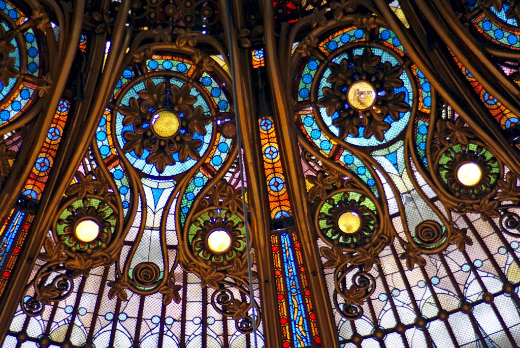 The Art Nouveau cupola of the Galeries Lafayette - French Moments