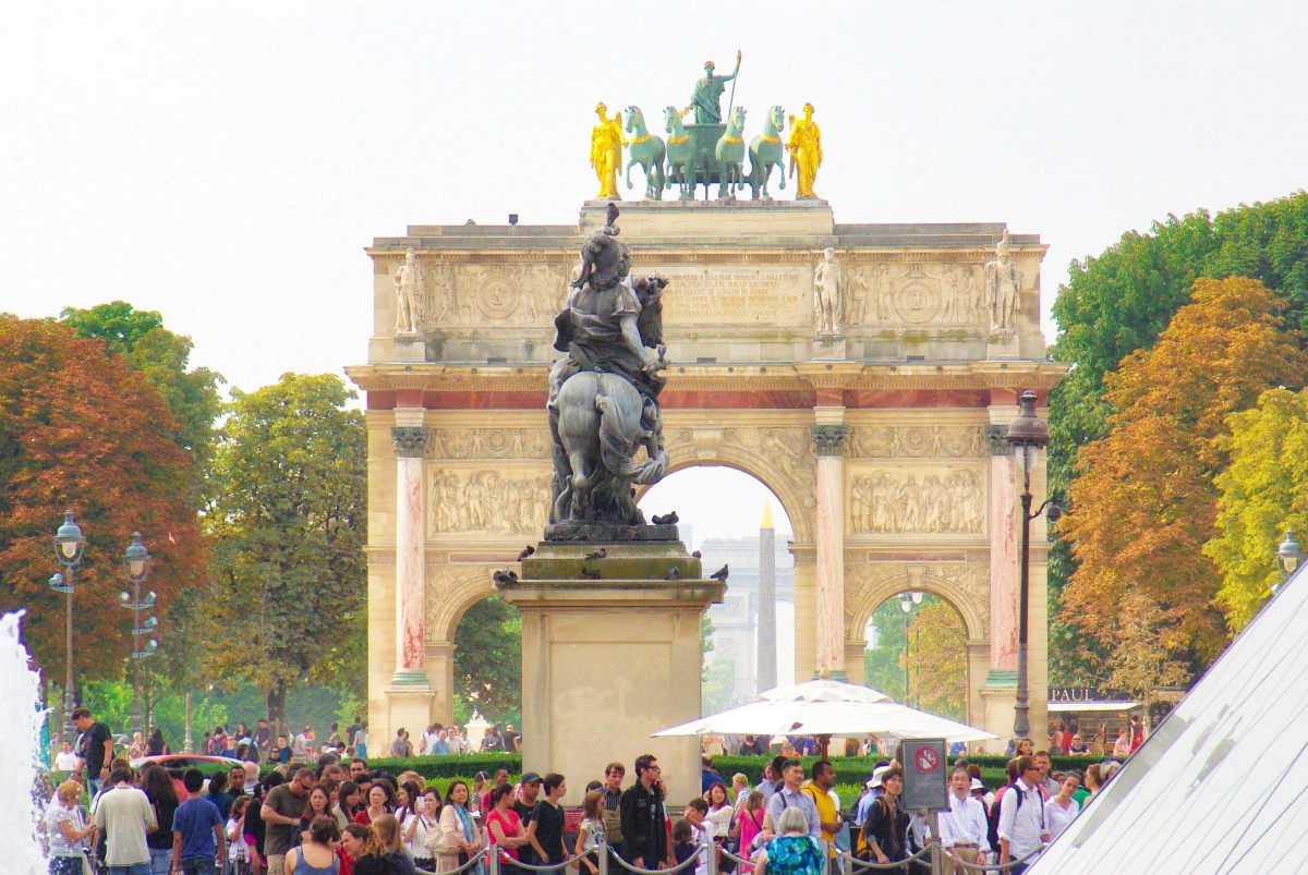 The equestrian statue and the Historical Axis of Paris looking westwards © French Moments