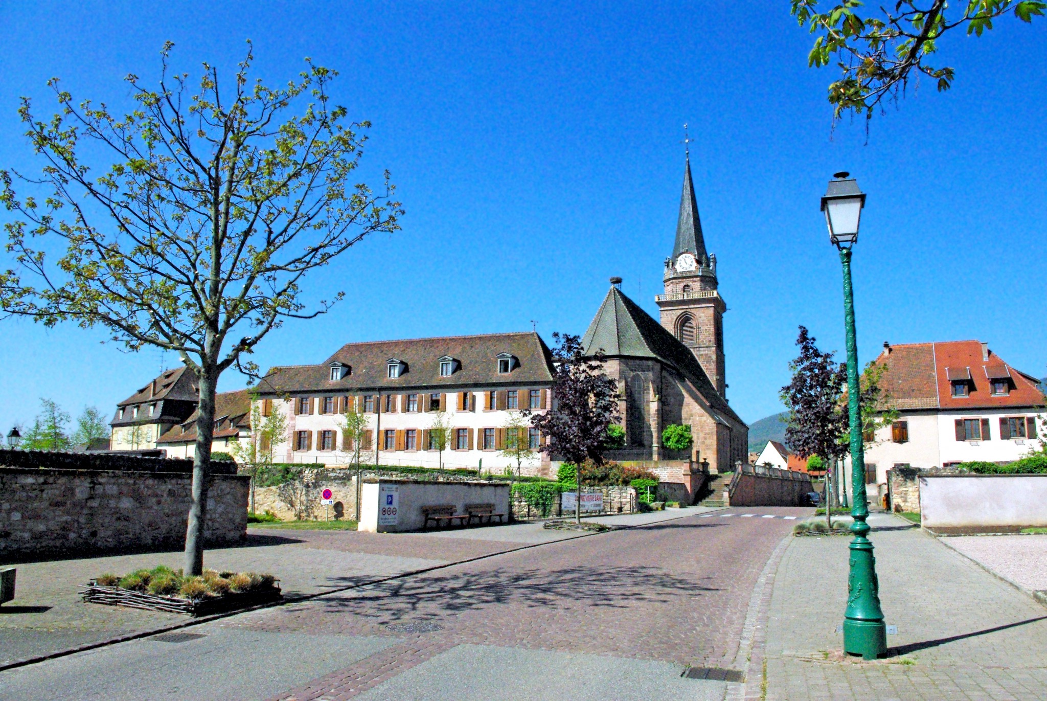 The parish church of Bergheim © French Moments