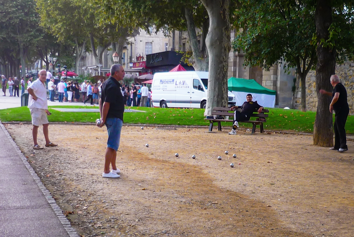 Carcassonne, pétanque play © French Moments