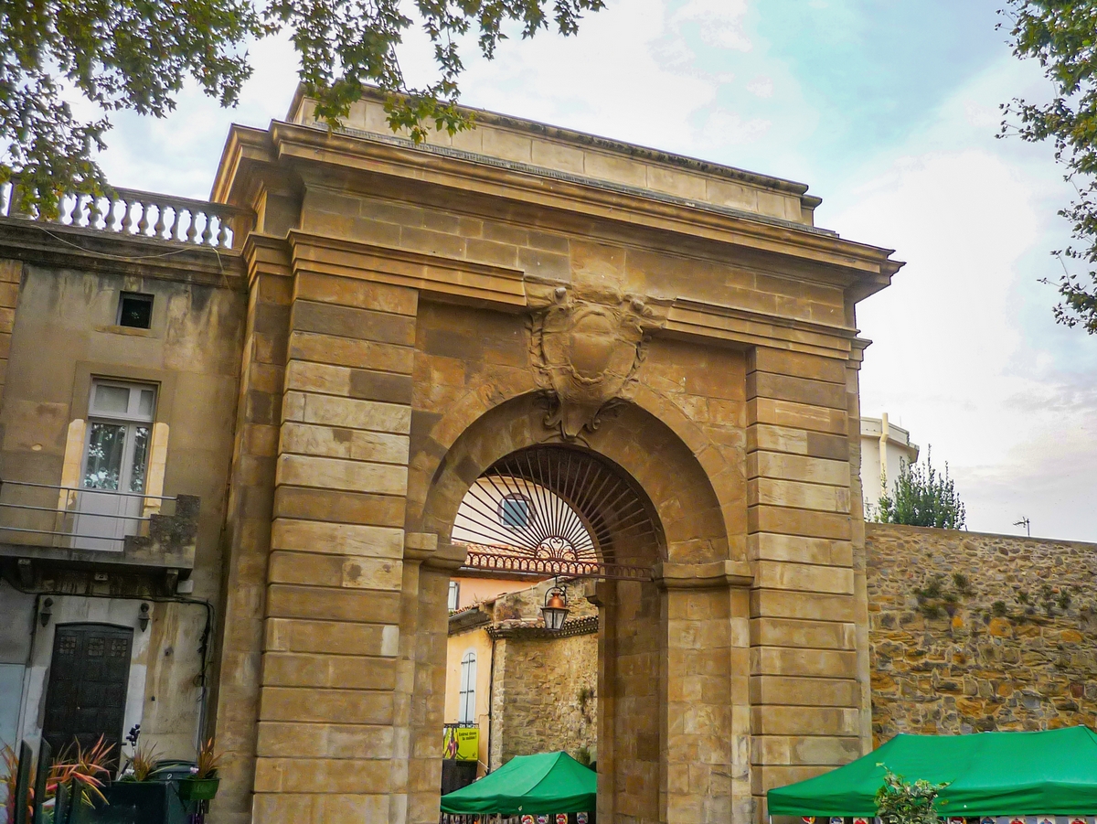 Cité of Carcassonne - Jacobins Gate (Porte des Jacobins) © French Moments