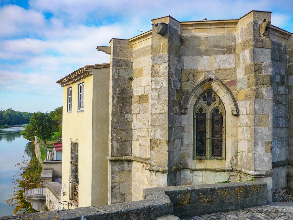 Cité of Carcassonne - The chapel of Notre-Dame-de-la-Santé by Pont-Vieux © French Moments