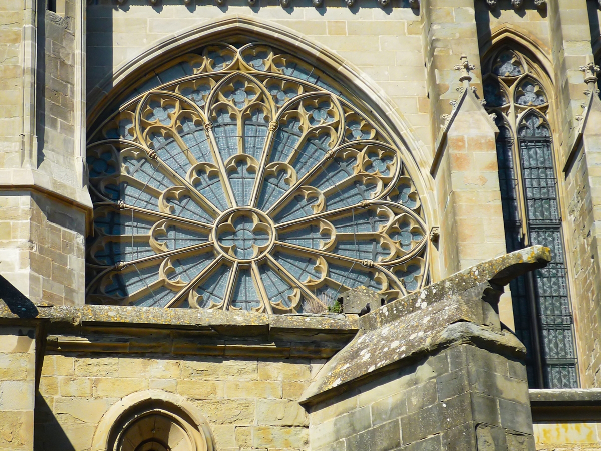 Rose window, basilica of St Nazaire © French Moments