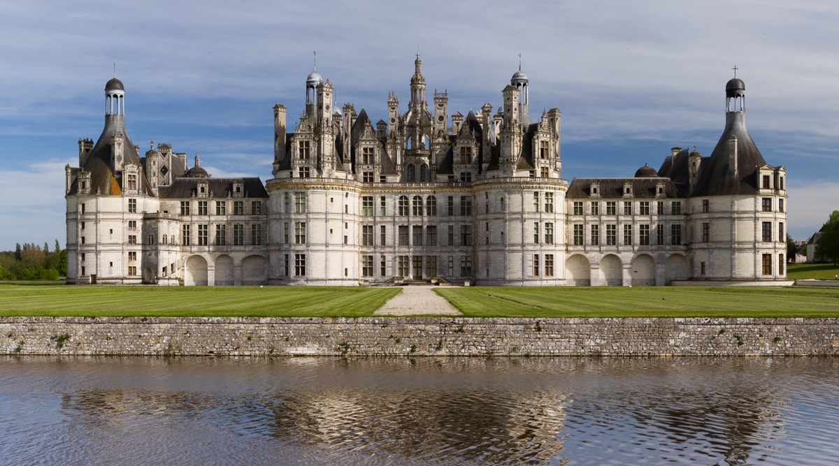 Chambord Castle Northwest facade © Benh LIEU SONG [CC BY-SA 3.0] from Wikimedia Commons