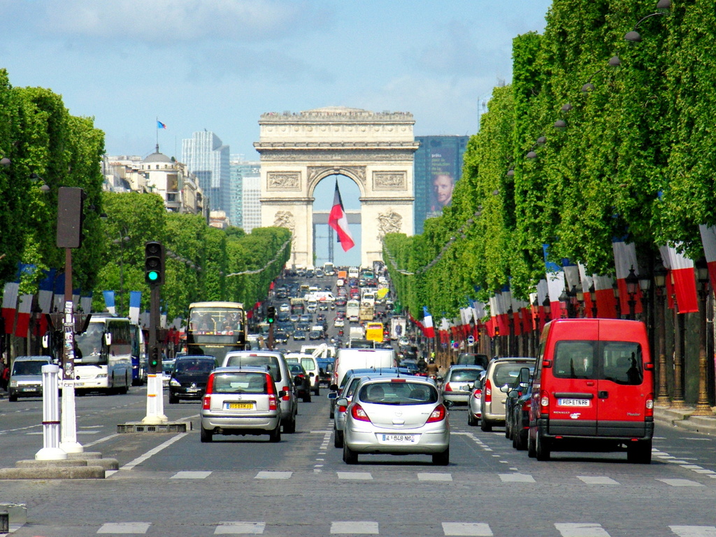 Famous Monuments of Paris - Arc de Triomphe and Champs-Elysées © French Moments-001