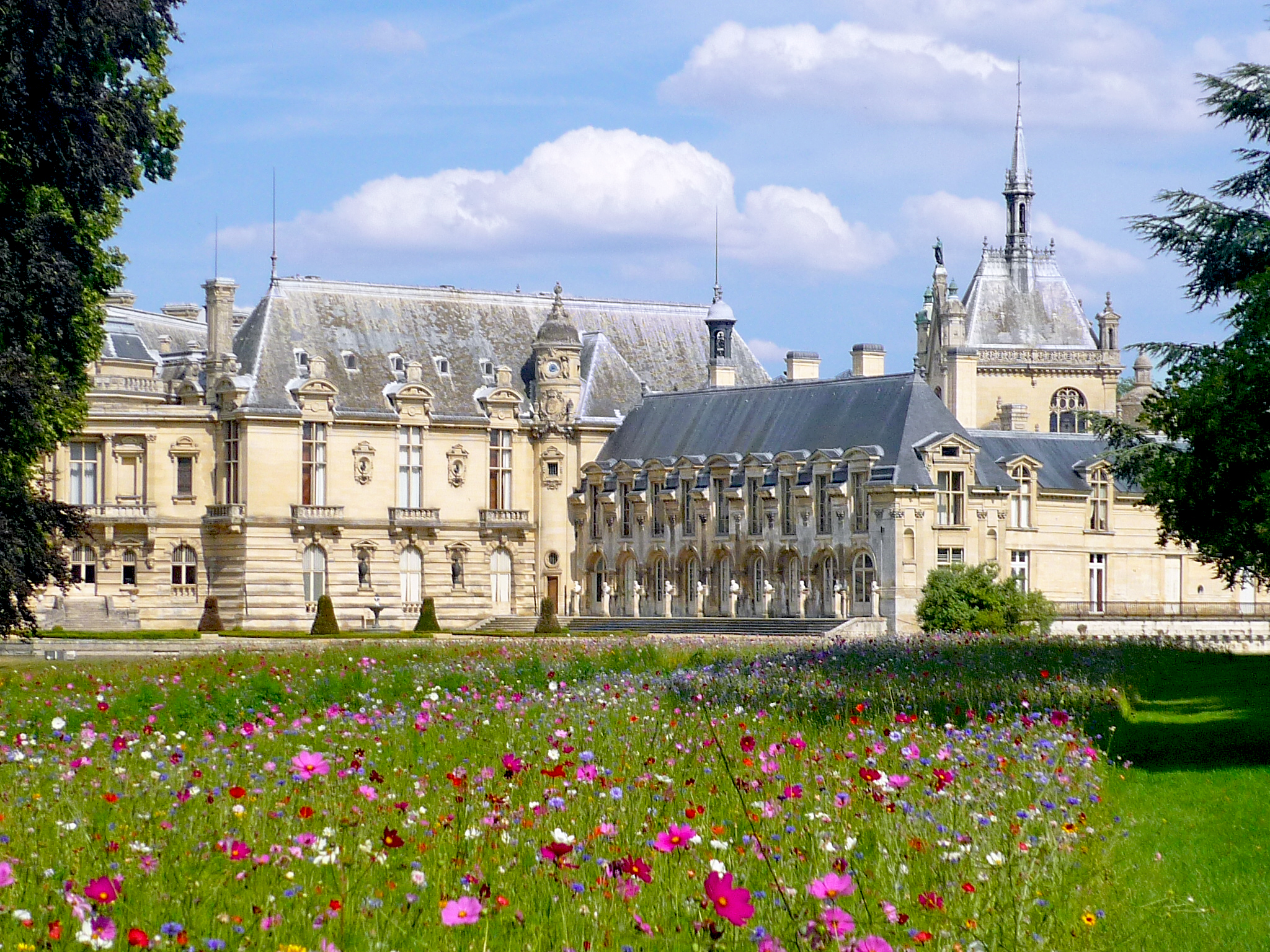 Chantilly in July © French Moments