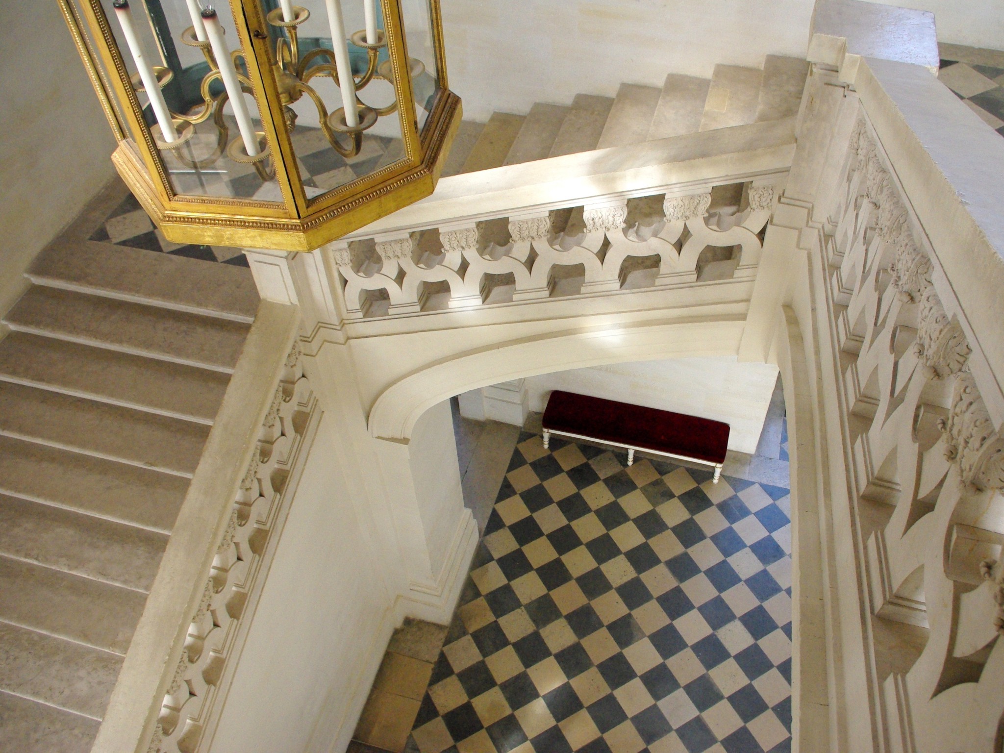 The grand staircase, chateau of Maisons-Laffitte © French Moments