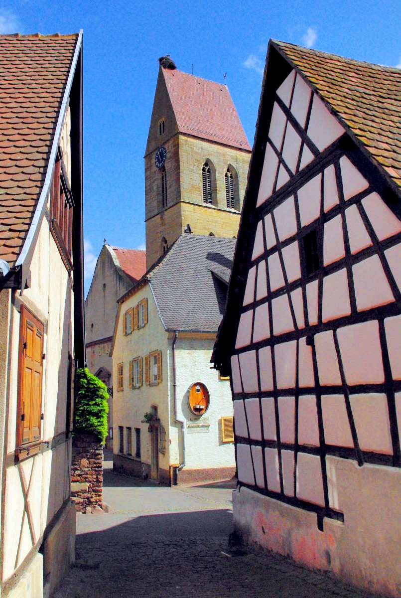 Eguisheim Church bell 02 © French Moments Street of Eguisheim © French Moments