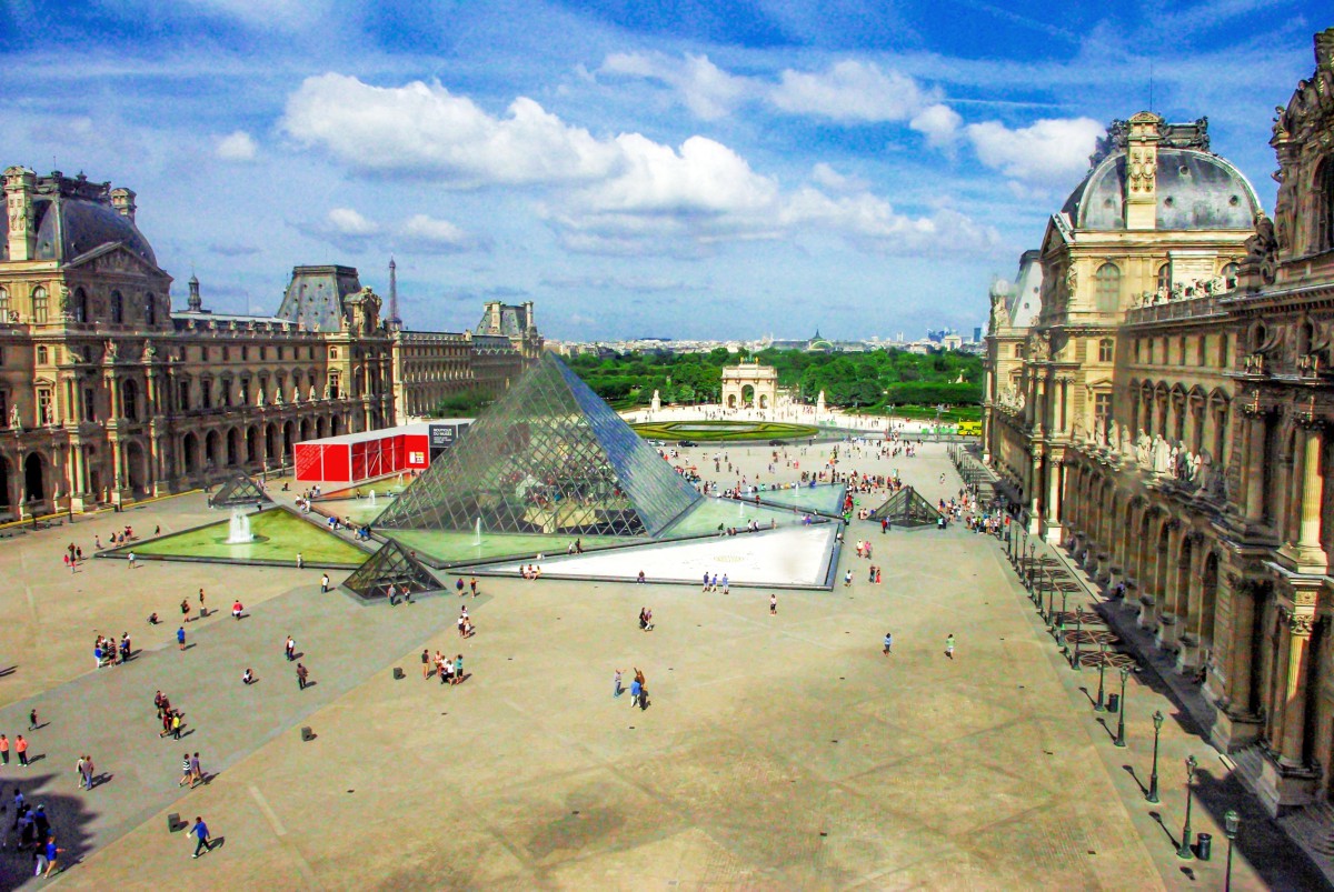 Jardin du Palais Royal  Attractions in Louvre, Paris