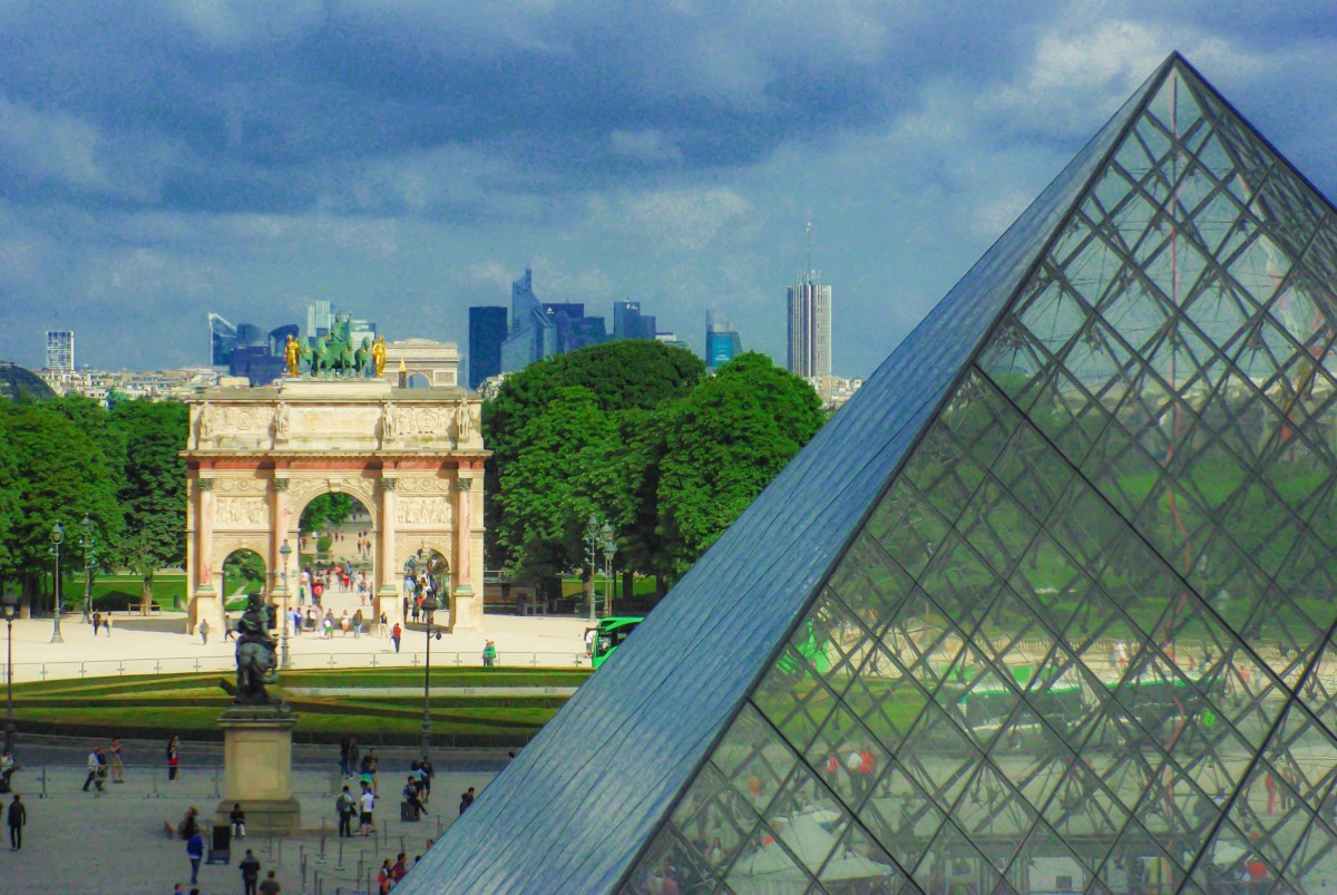 The view from the Sully Pavilion of the Louvre © French Moments