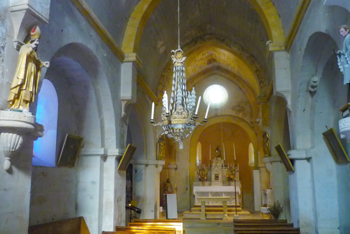 Saint-Trophime church © French Moments