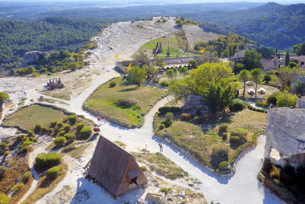 Castles of France: Les Baux-de-Provence © French Moments
