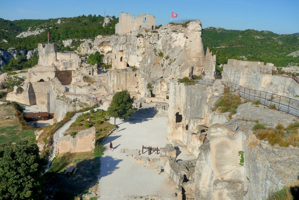 castles of France: Les Baux-de-Provence © French Moments