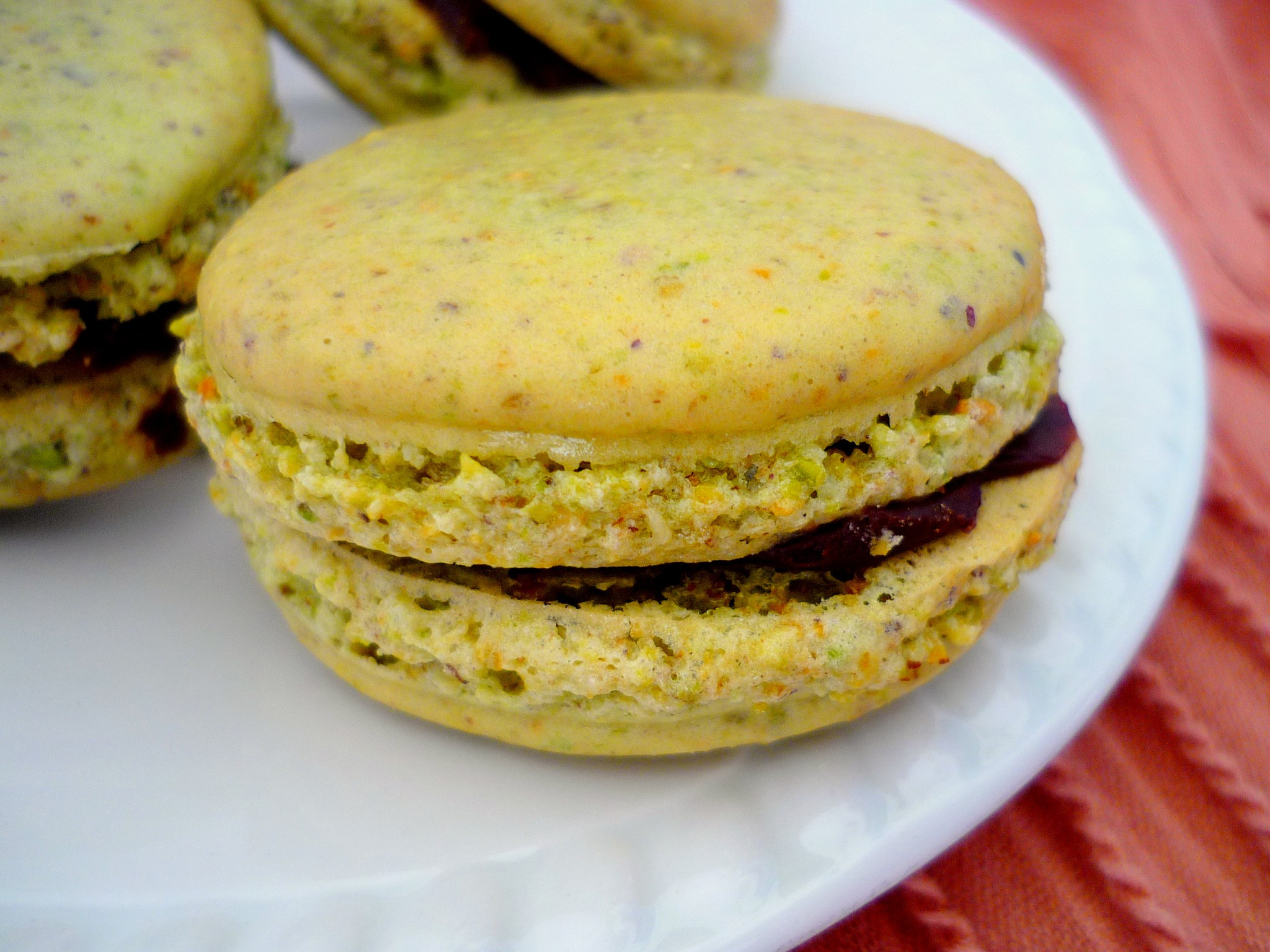 Chocolate and pistachios macarons © French Moments
