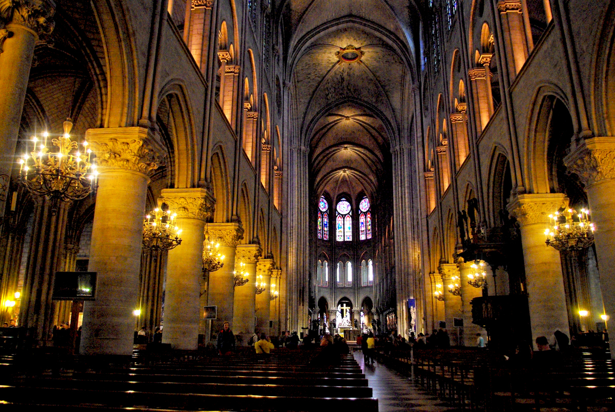 The nave © French Moments