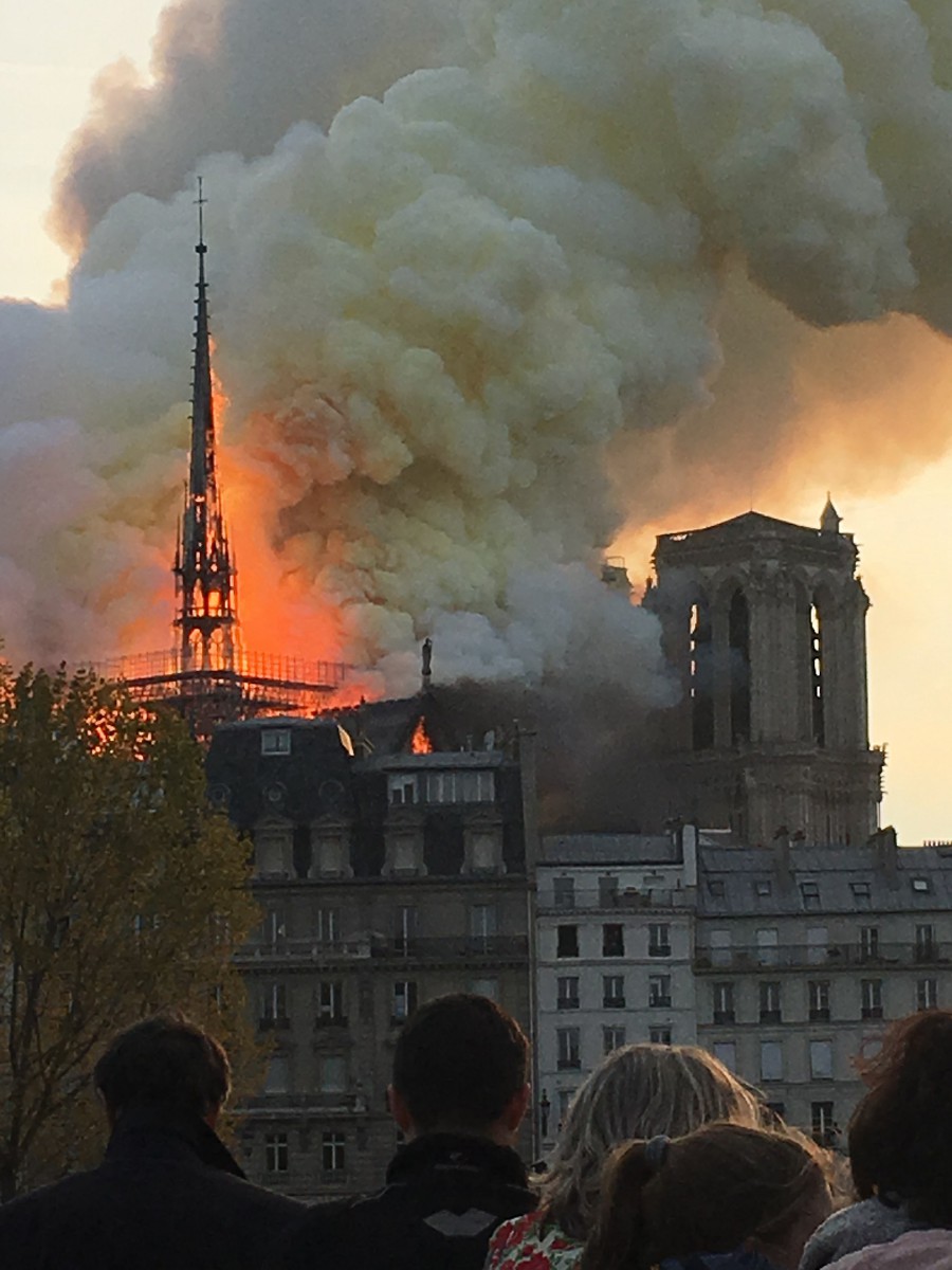 Notre-Dame Fire © Antoninnnnn - licence [CC BY-SA 4.0] from Wikimedia Commons