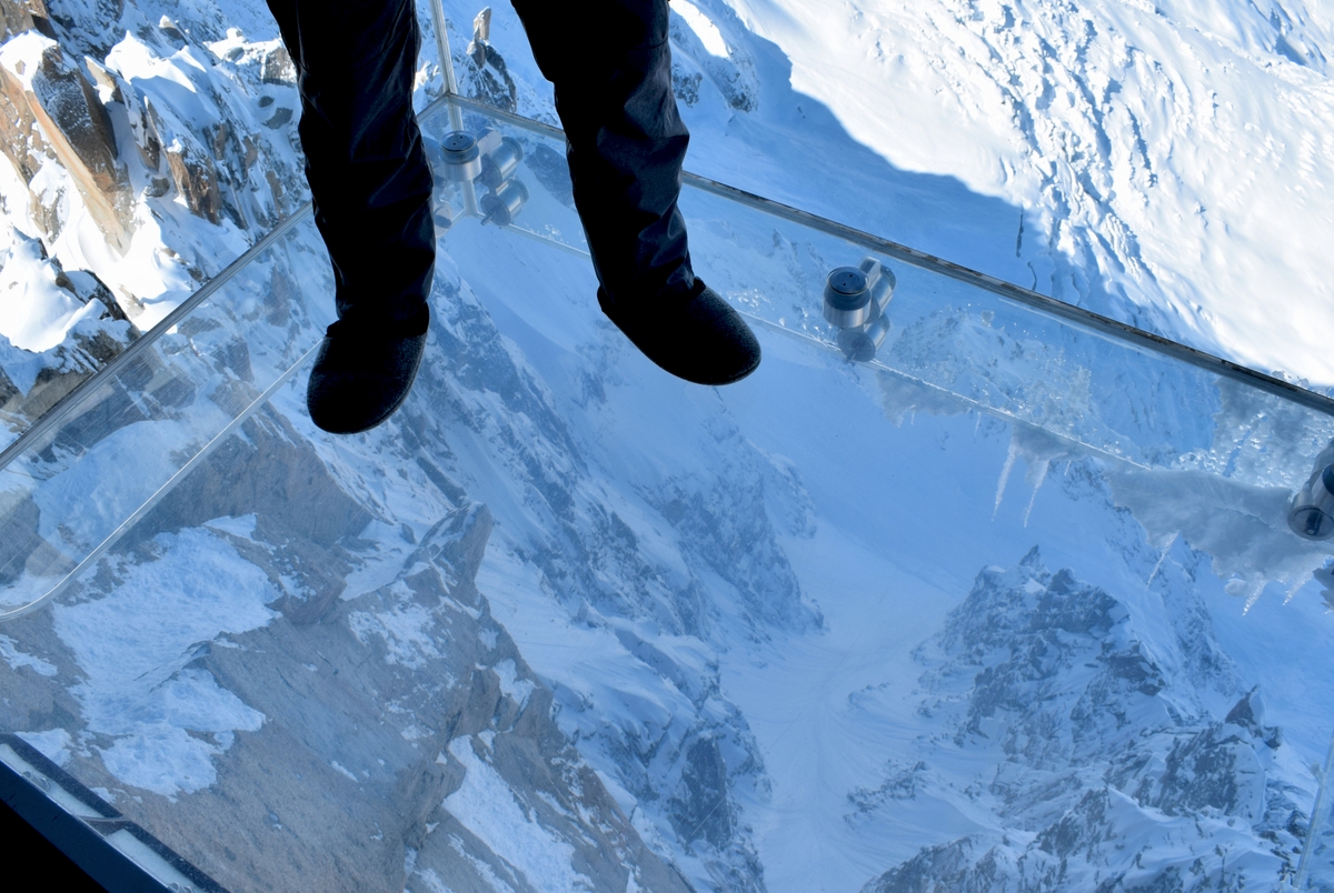 Step in the Void at the Aiguille du Midi © French Moments