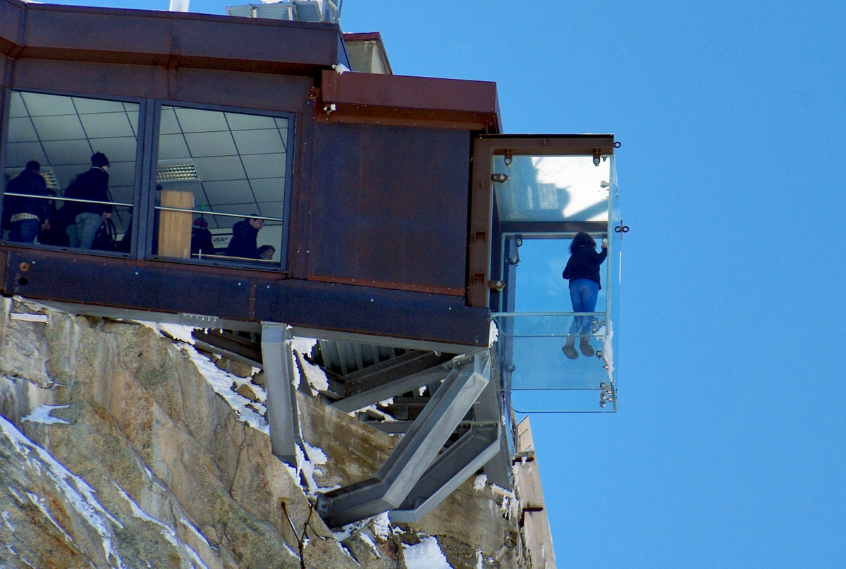 Step in the Void at the Aiguille du Midi © French Moments