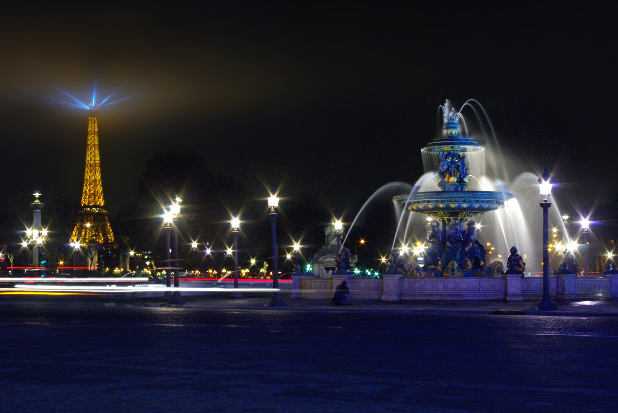 Place de la Concorde and Eiffel Tower by night © French Moments