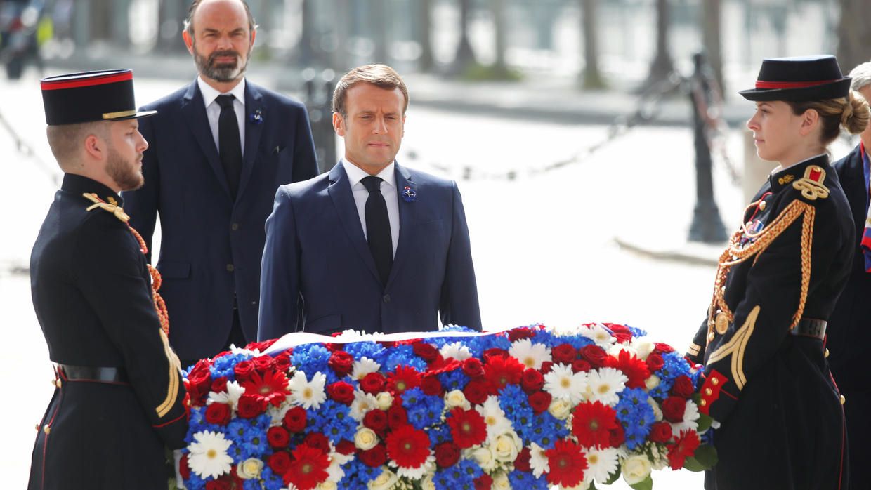 President Macron at the Tomb of the Unknown Soldier (Arc de Triomphe) on 8 May 2020